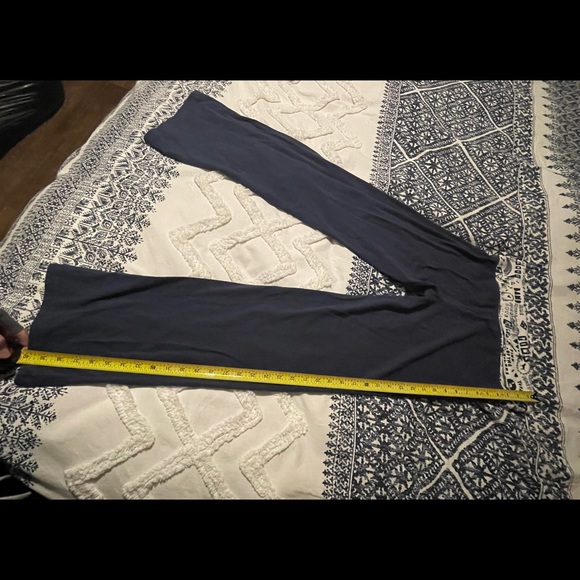 Ladies VS leggings size large - Picture 6 of 6